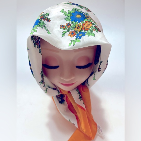 ALEXANDER’s Silk Floral Scarf Made in Italy Triangle Headscarf for Women - Picture 5 of 10